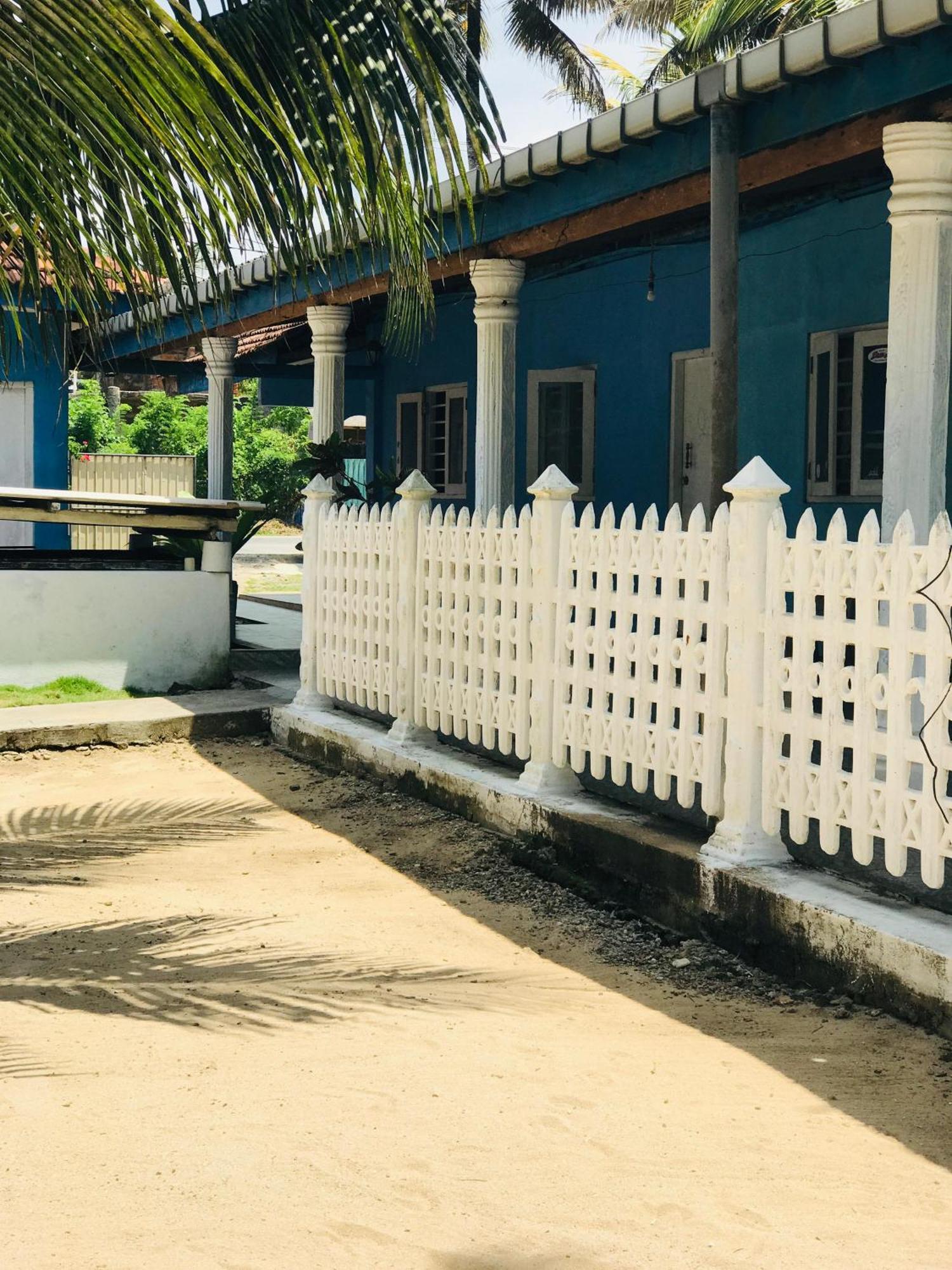 Ram'S Surfing Beach,Midigama East Exteriér fotografie
