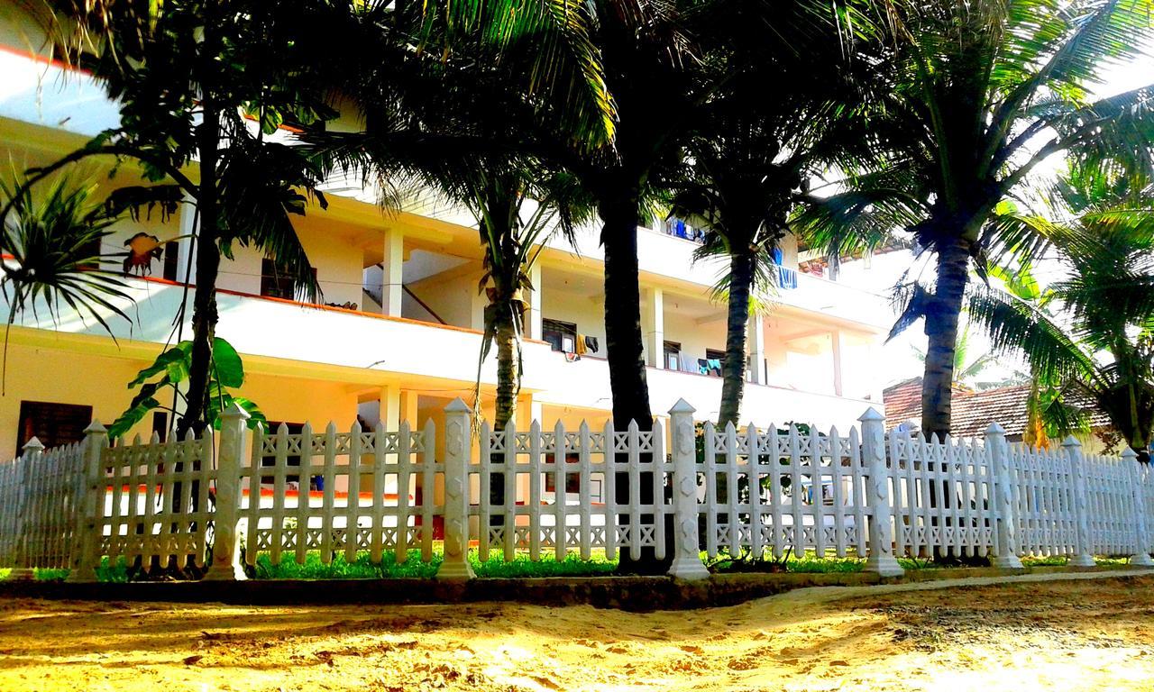 Ram'S Surfing Beach,Midigama East Exteriér fotografie