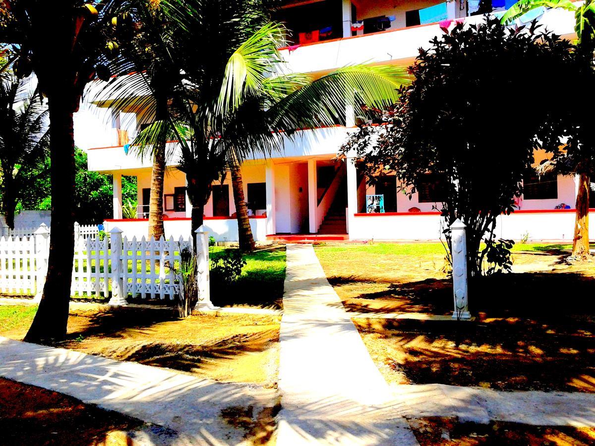 Ram'S Surfing Beach,Midigama East Exteriér fotografie