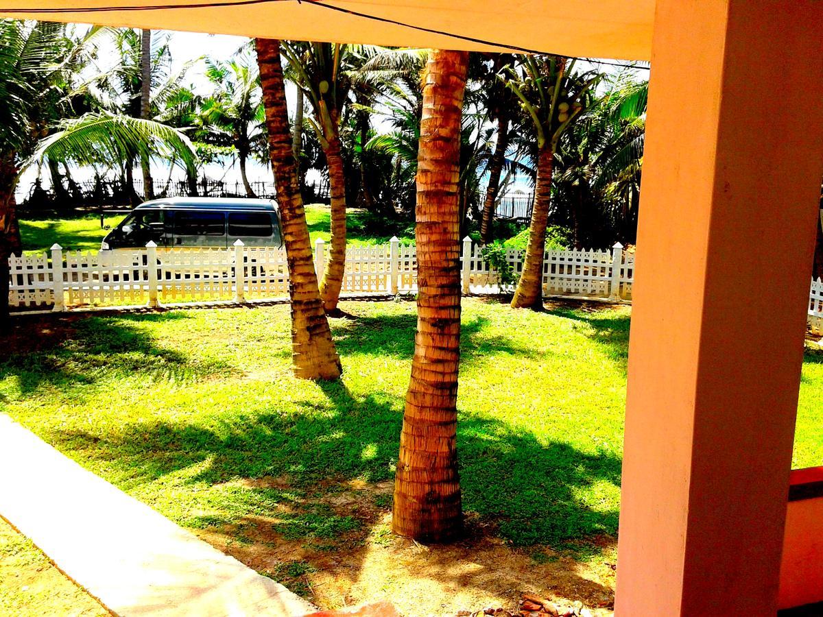 Ram'S Surfing Beach,Midigama East Exteriér fotografie