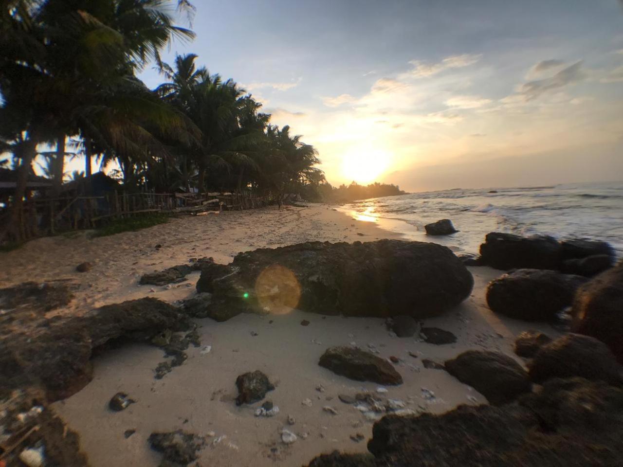 Ram'S Surfing Beach,Midigama East Exteriér fotografie